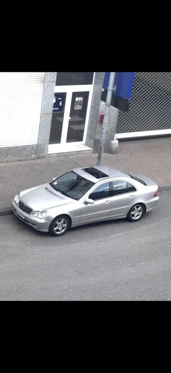 Mercedes-Benz 320