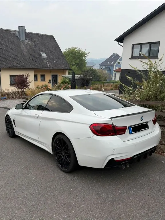 BMW 324