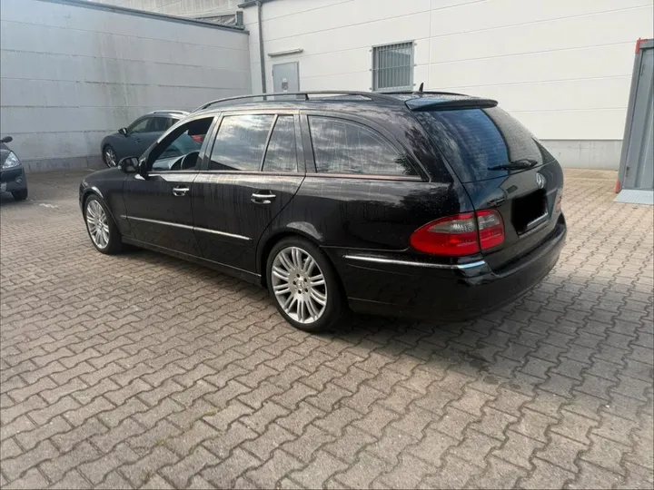 Mercedes-Benz E 220