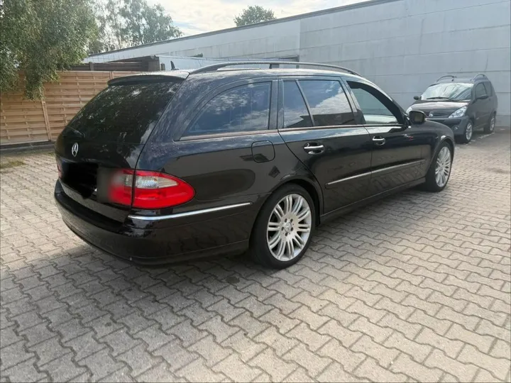 Mercedes-Benz E 220