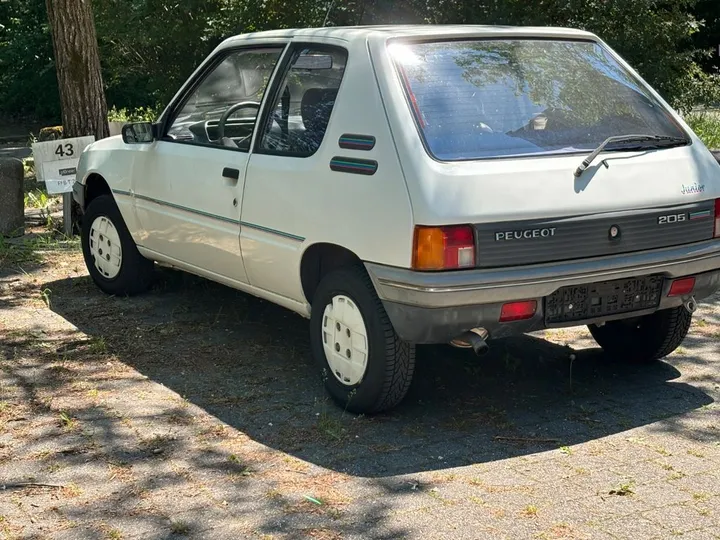 Peugeot 205