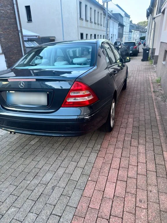 Mercedes-Benz C 180