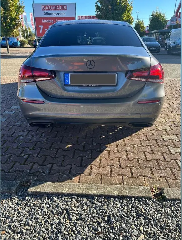 Mercedes-Benz A 220