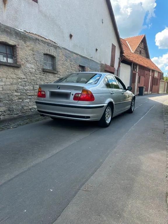 BMW 320