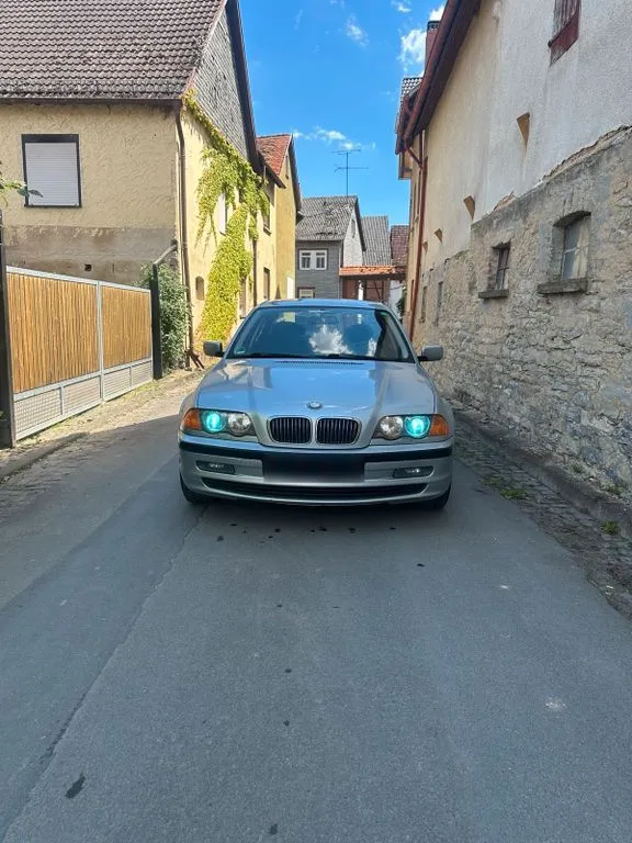 BMW 320