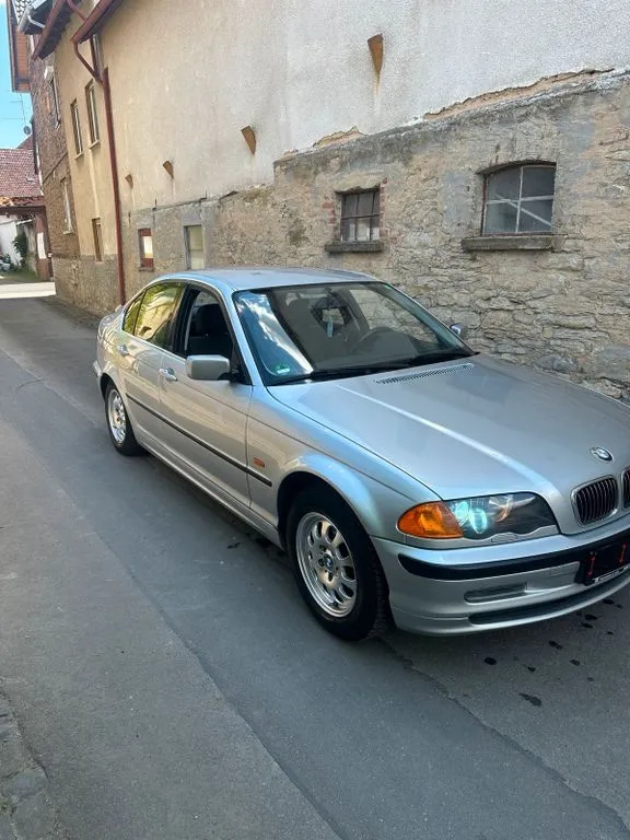 BMW 320