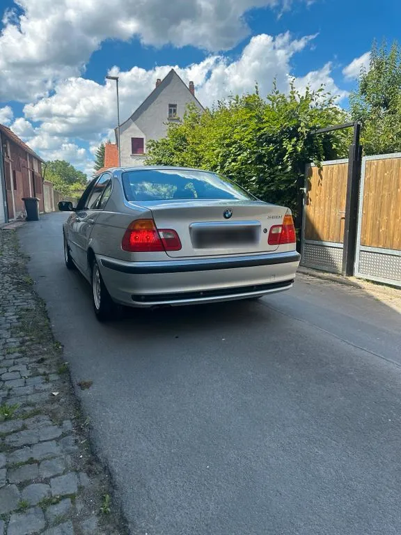 BMW 320