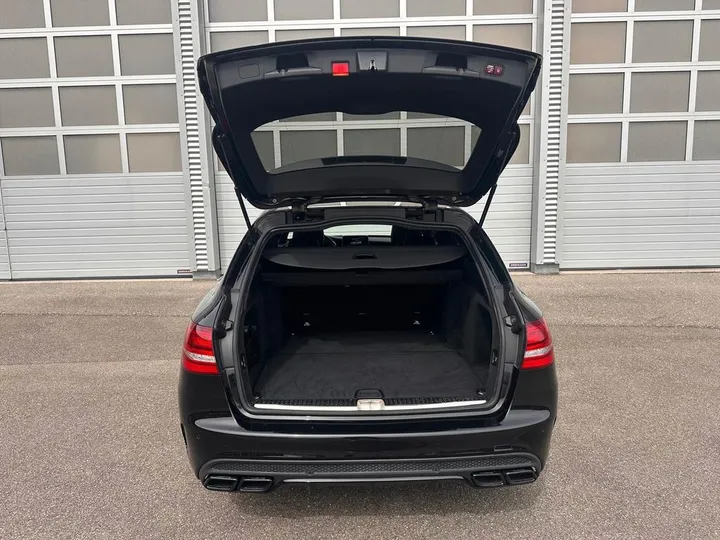 Mercedes-Benz C 63 AMG