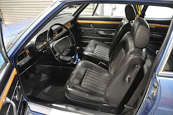 Audi 100