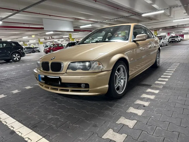 BMW 323