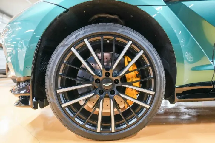 Astonmartin DBX