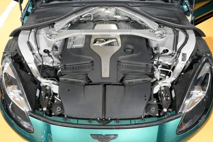 Astonmartin DBX
