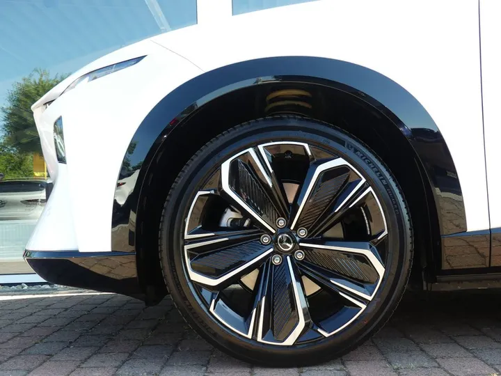 Mazda CX-6e