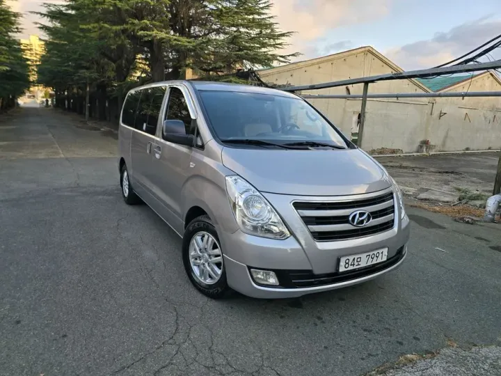 Hyundai Starex