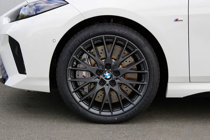 BMW M235