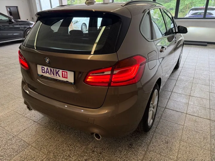 BMW 220