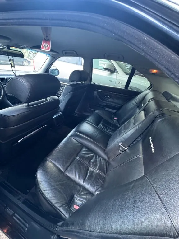 BMW 740