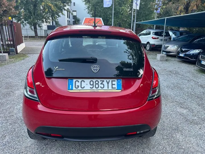 Lancia Ypsilon