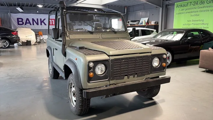 Land Rover Defender