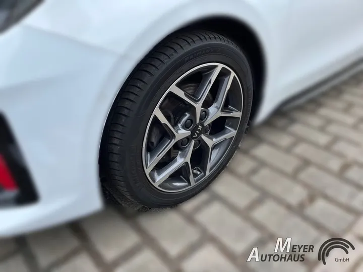 Kia pro cee'd / ProCeed