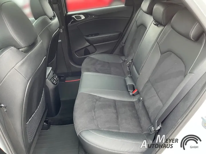 Kia pro cee'd / ProCeed