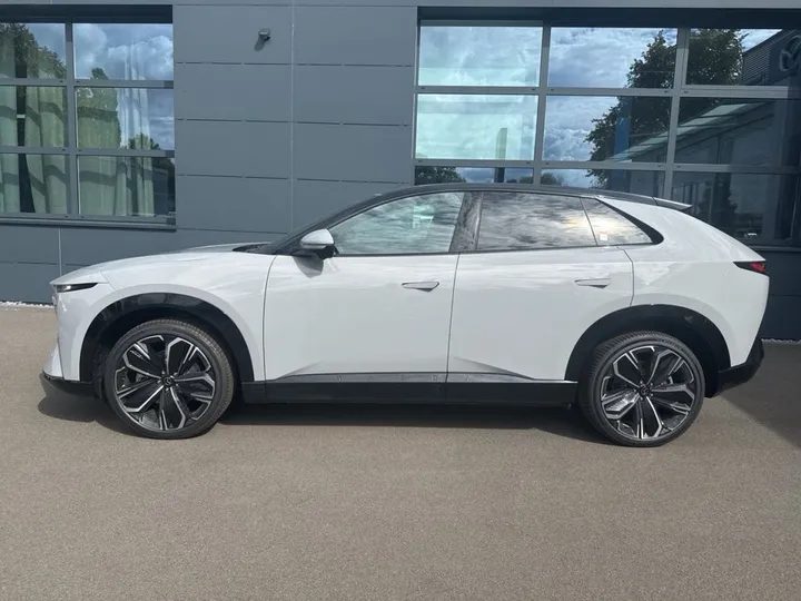 Mazda CX-6e
