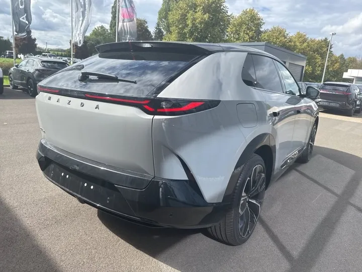 Mazda CX-6e