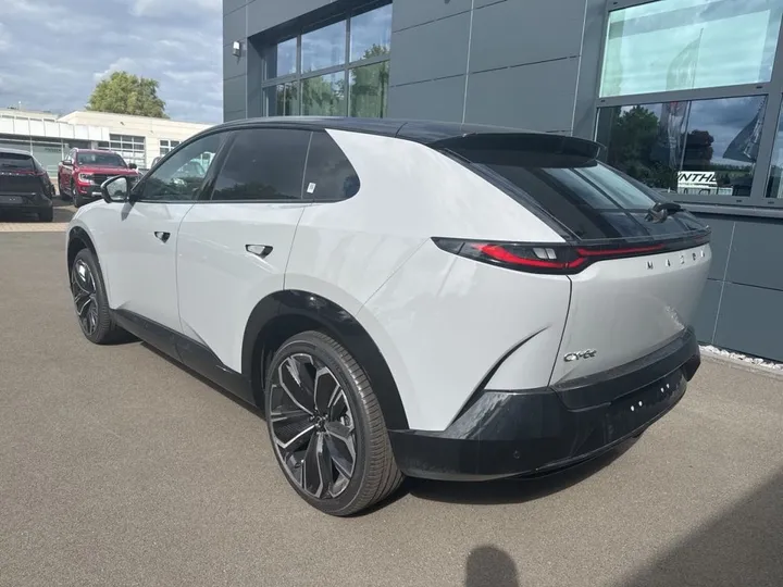 Mazda CX-6e