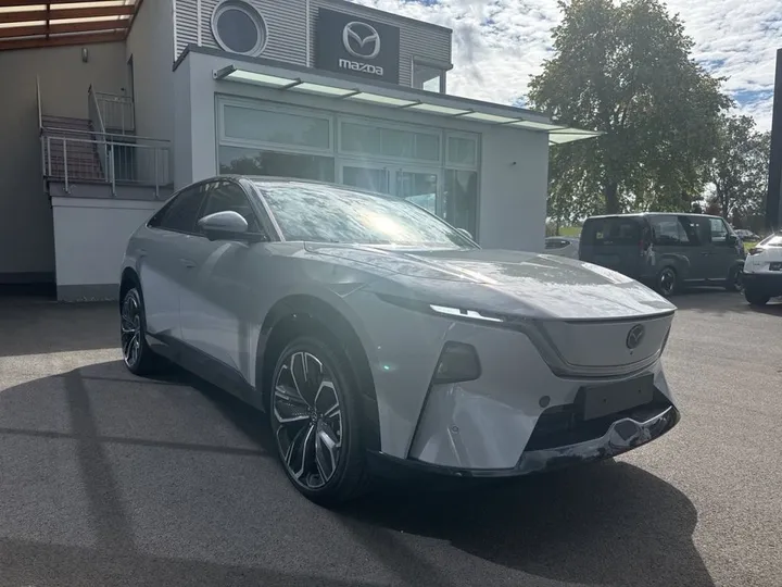 Mazda CX-6e