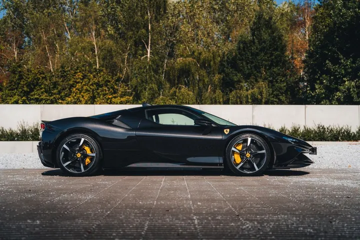 Ferrari SF90