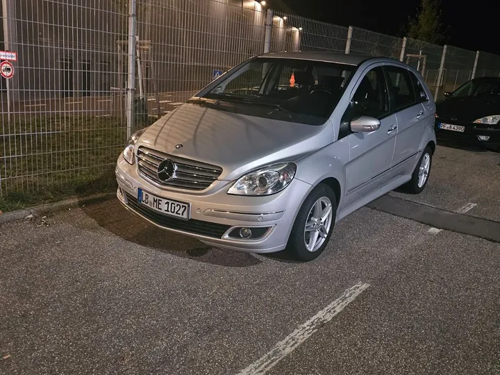 Mercedes-Benz B 200