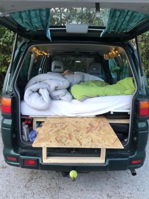 Mitsubishi L400