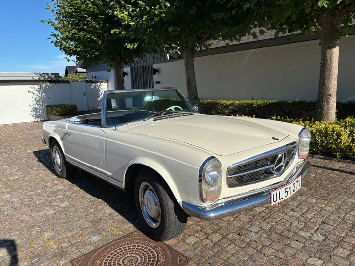 Mercedes-Benz SL 230