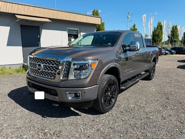 Nissan Titan