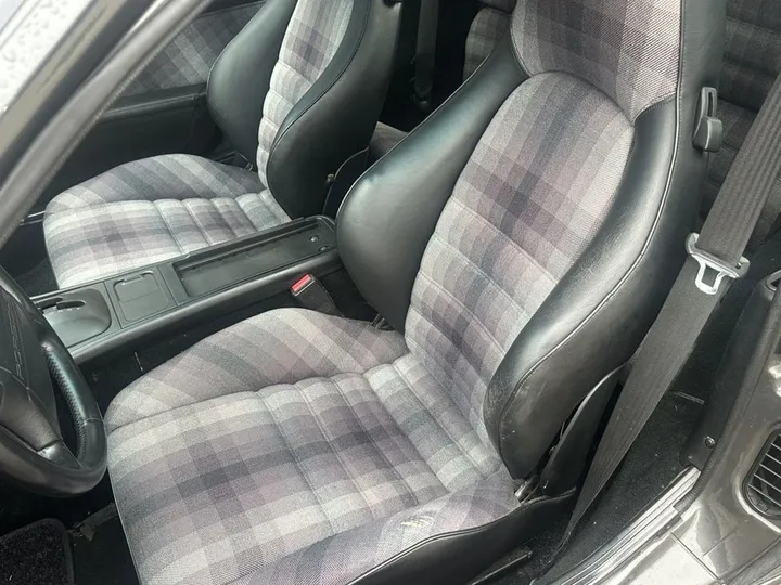 Porsche 968