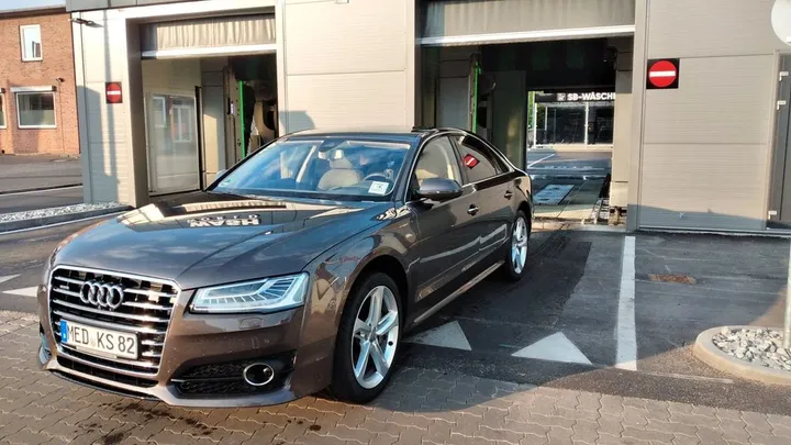 Audi A8