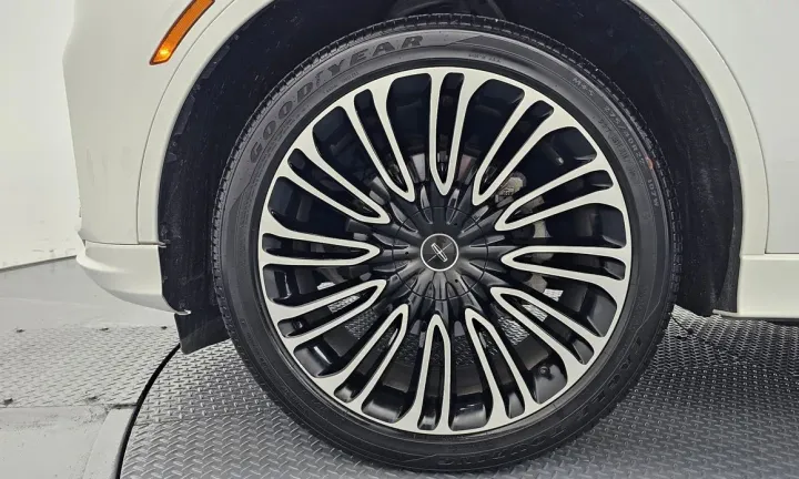 Lincoln Aviator
