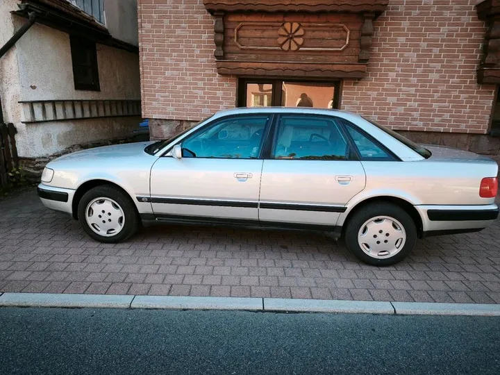 Audi 100