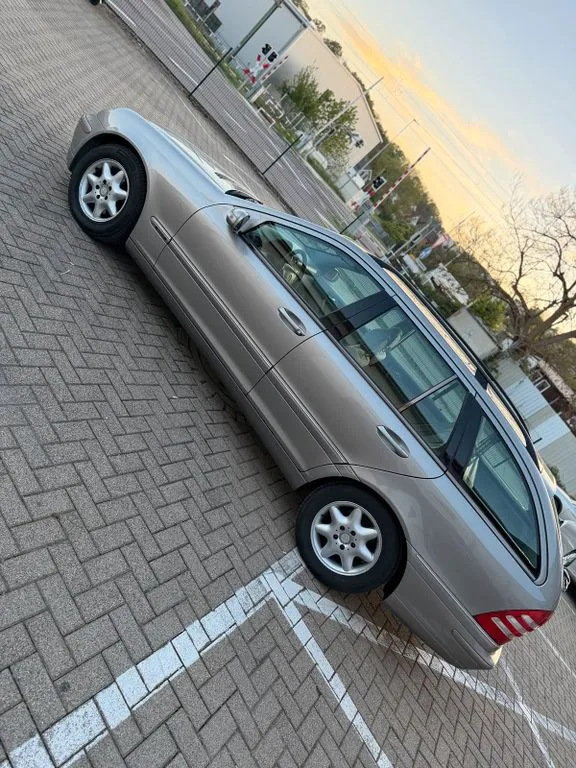 Mercedes-Benz C 180