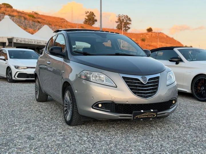 Lancia Ypsilon