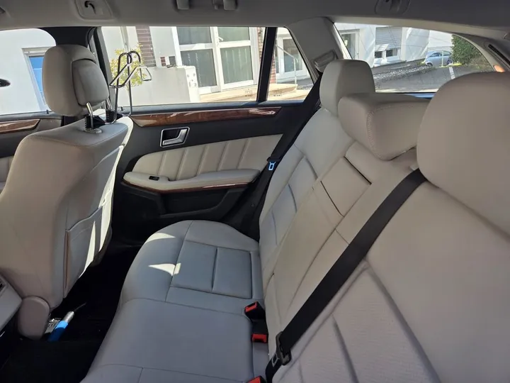 Mercedes-Benz 200