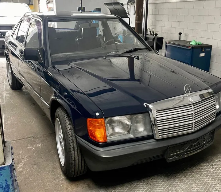 Mercedes-Benz 190