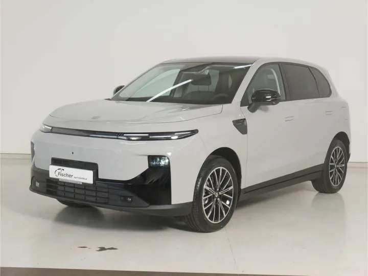 Leapmotor B10