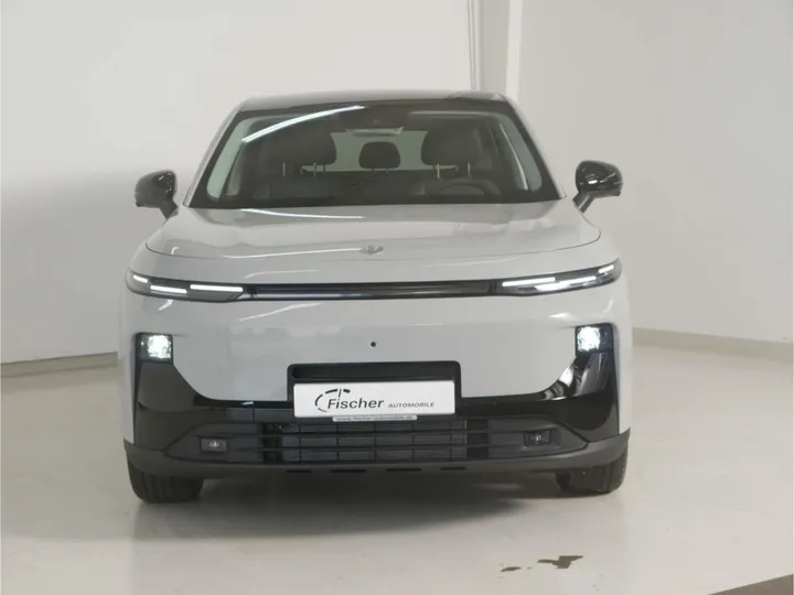 Leapmotor B10