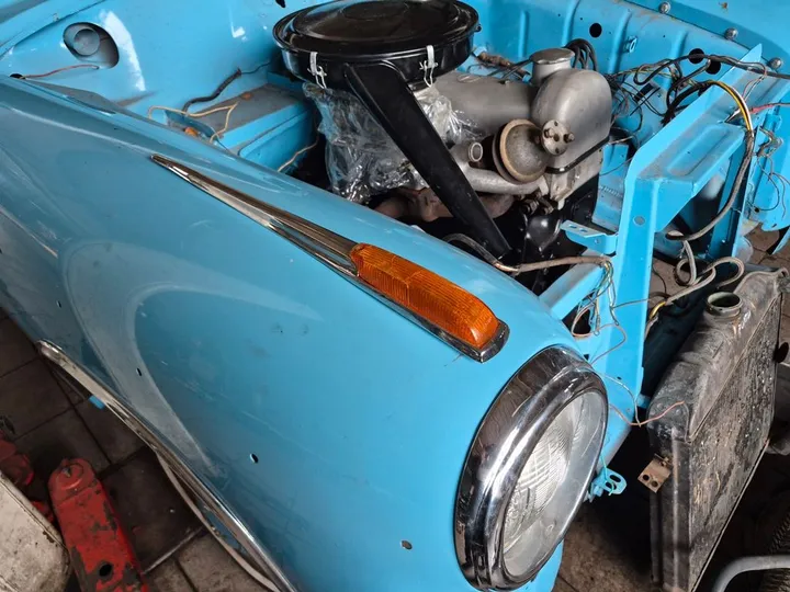 Mercedes-Benz 220