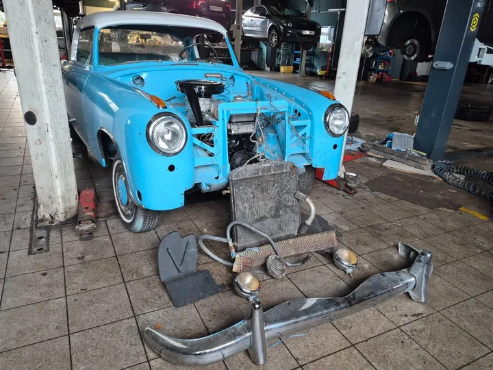 Mercedes-Benz 220
