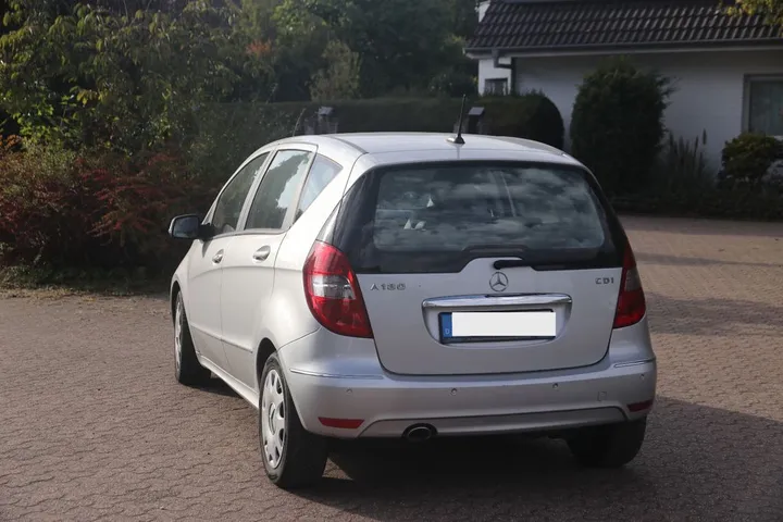Mercedes-Benz A 180