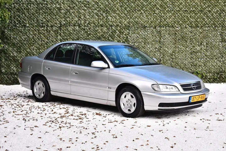 Opel Omega