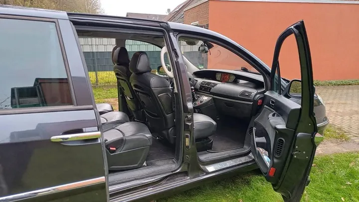 Peugeot 807