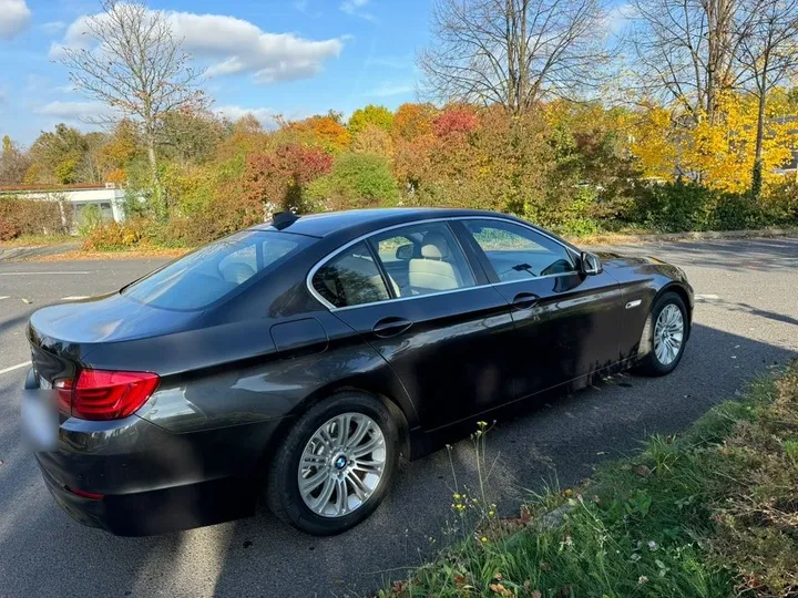 BMW 523